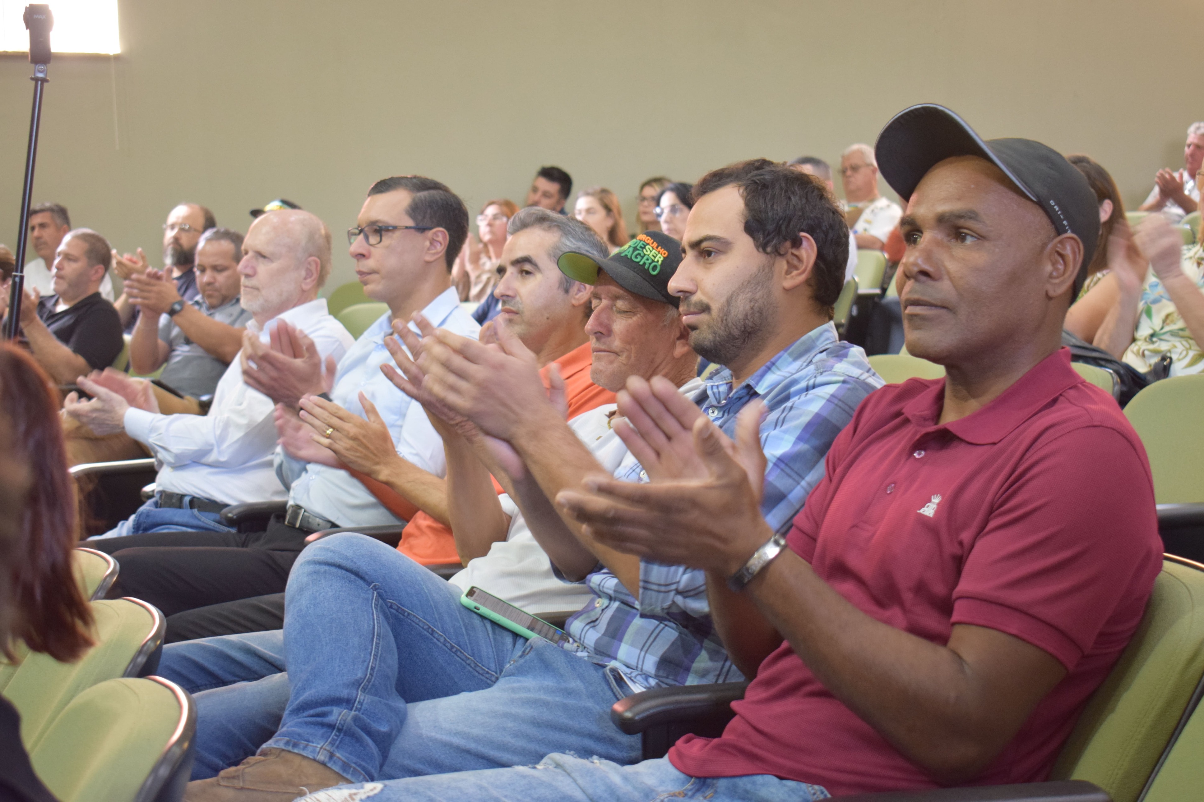 Debate sobre a pedreira do Piraporinha