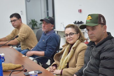 Debate público sobre a pedreira no bairro Piraporinha