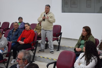 Debate público sobre a pedreira no bairro Piraporinha