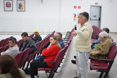 Debate público sobre a pedreira no bairro Piraporinha