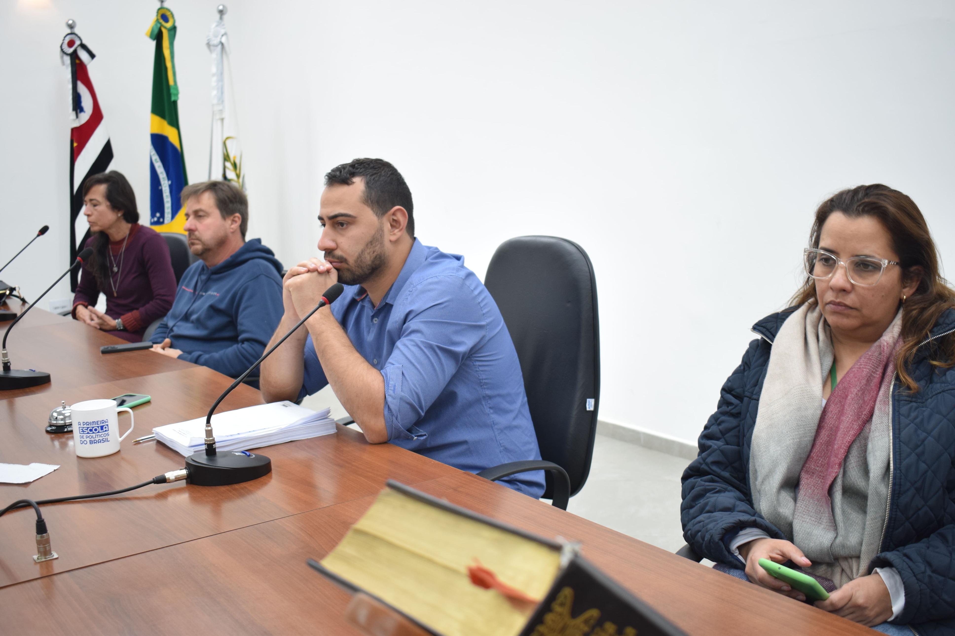 Debate público sobre a pedreira no bairro Piraporinha