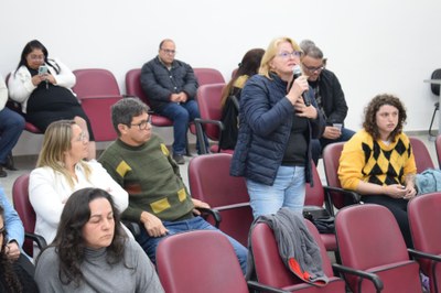 Debate público sobre a pedreira no bairro Piraporinha