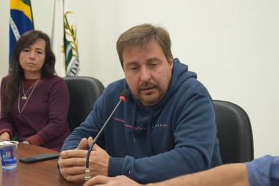 Debate público sobre a pedreira no bairro Piraporinha