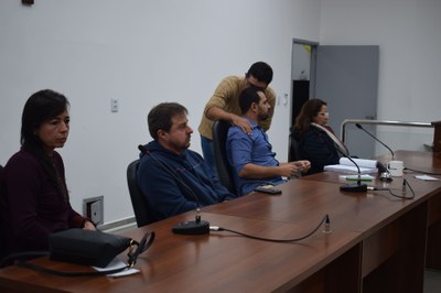 Debate público sobre a pedreira no bairro Piraporinha