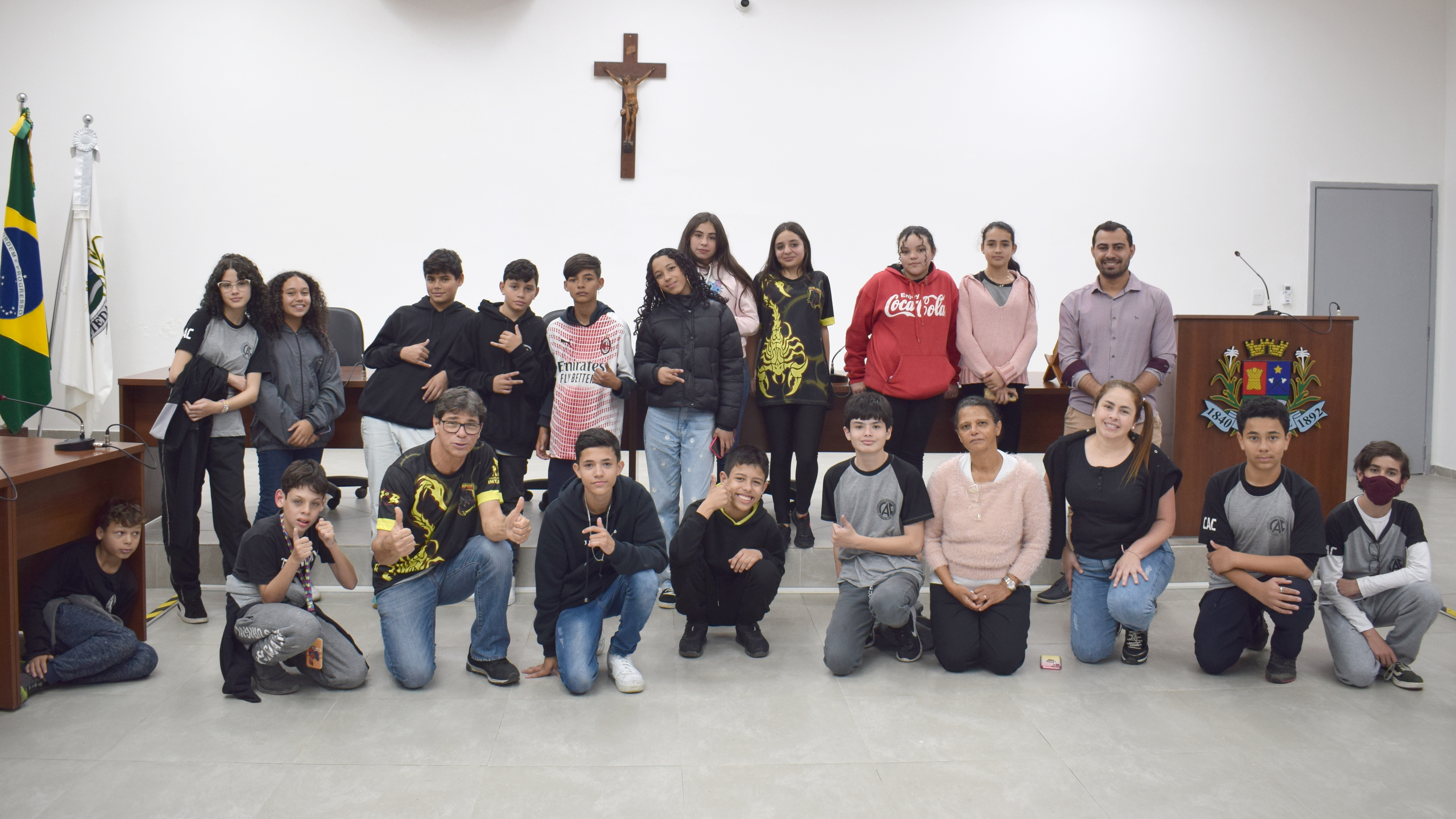 Alunos da E.E. Prof. Carlos Augusto de Camargo visitaram a Câmara na manhã desta quarta-feira.